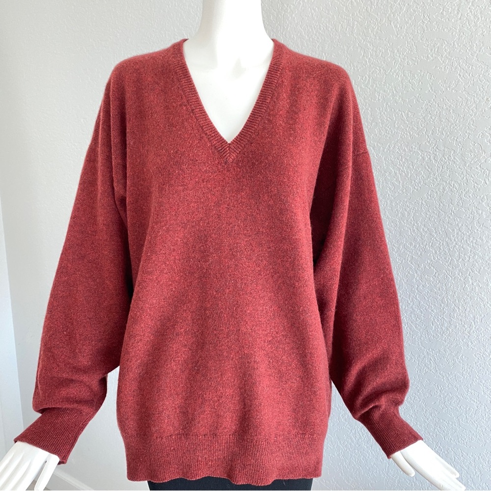 Neiman Marcus bugundy v neck Scottish cashmere sweater